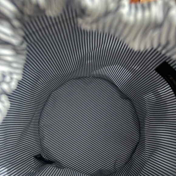 Fendi step out bucket bag used once - Picture 10 of 11